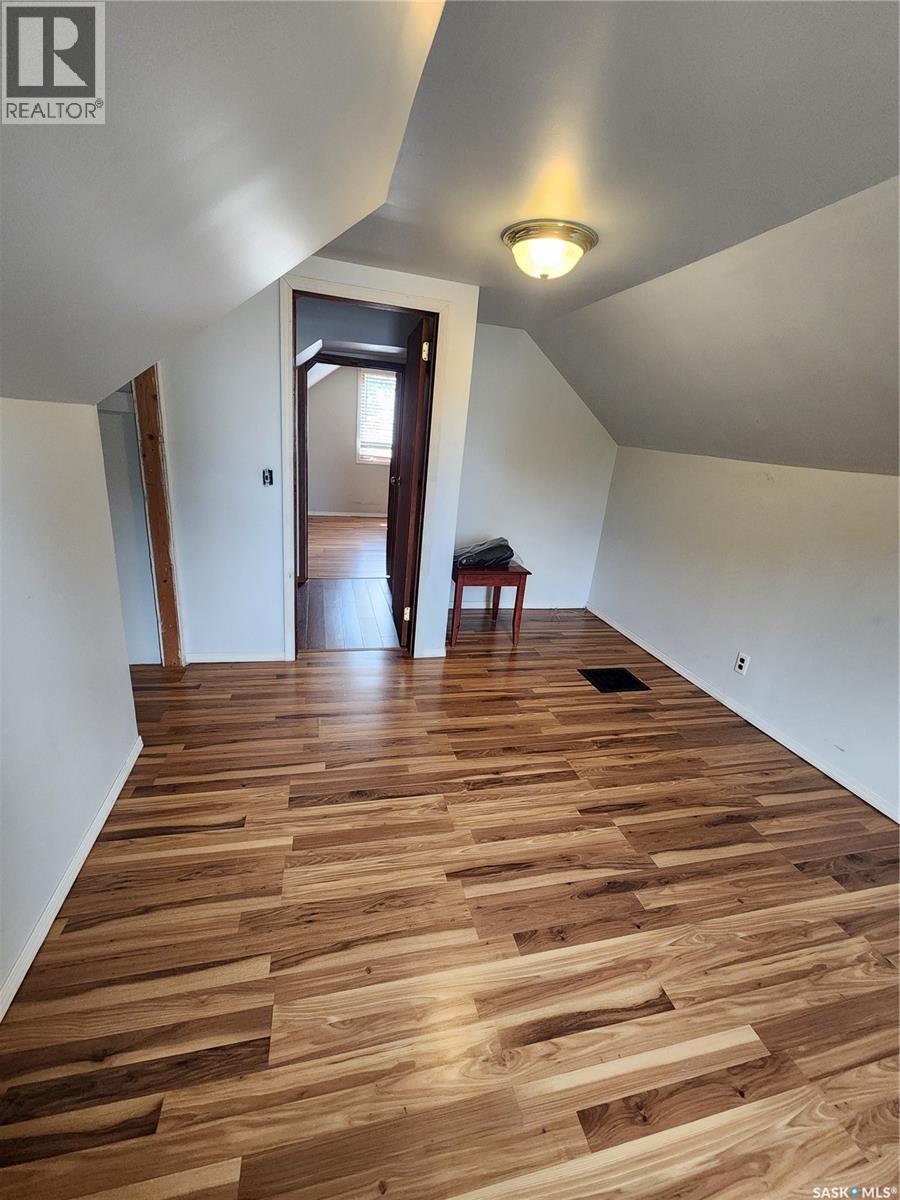Photo 2 of 634 2nd Street, Estevan SK