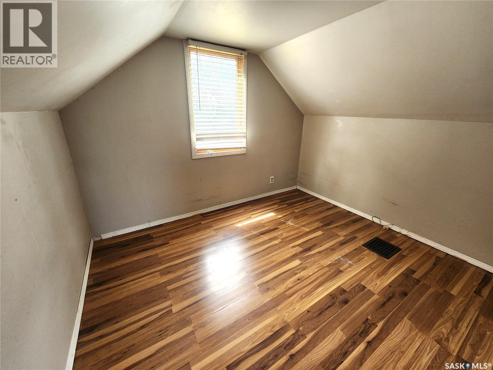 Photo 22 of 634 2nd Street, Estevan SK