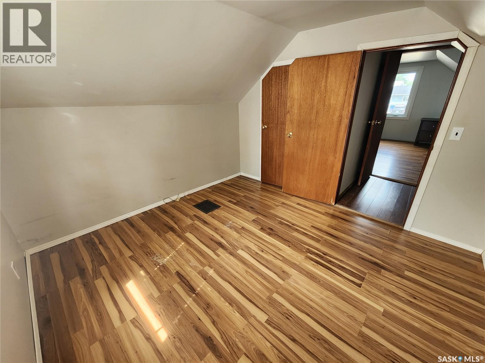 Photo 4 of 634 2nd Street, Estevan SK