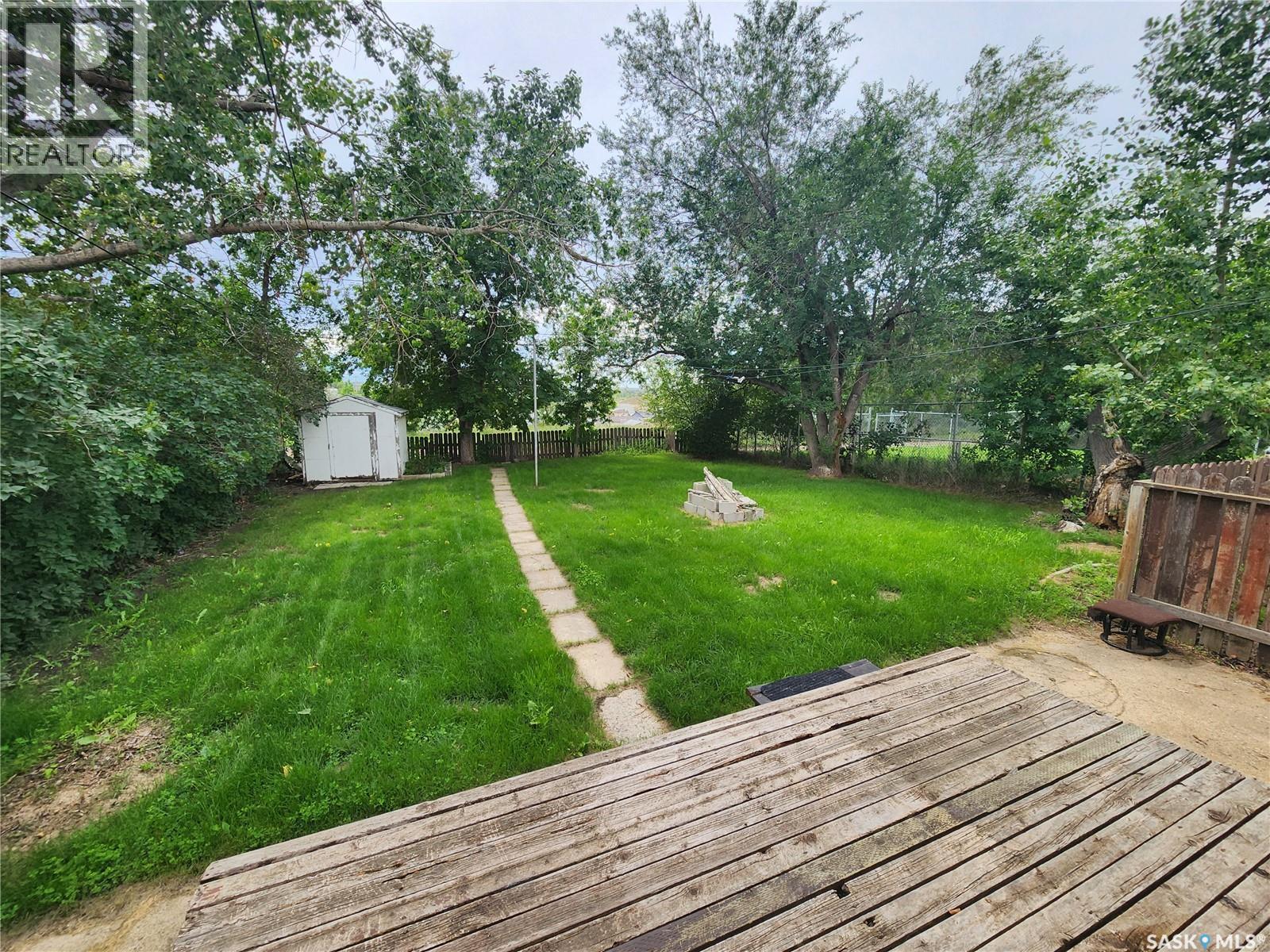 Photo 9 of 634 2nd Street, Estevan SK