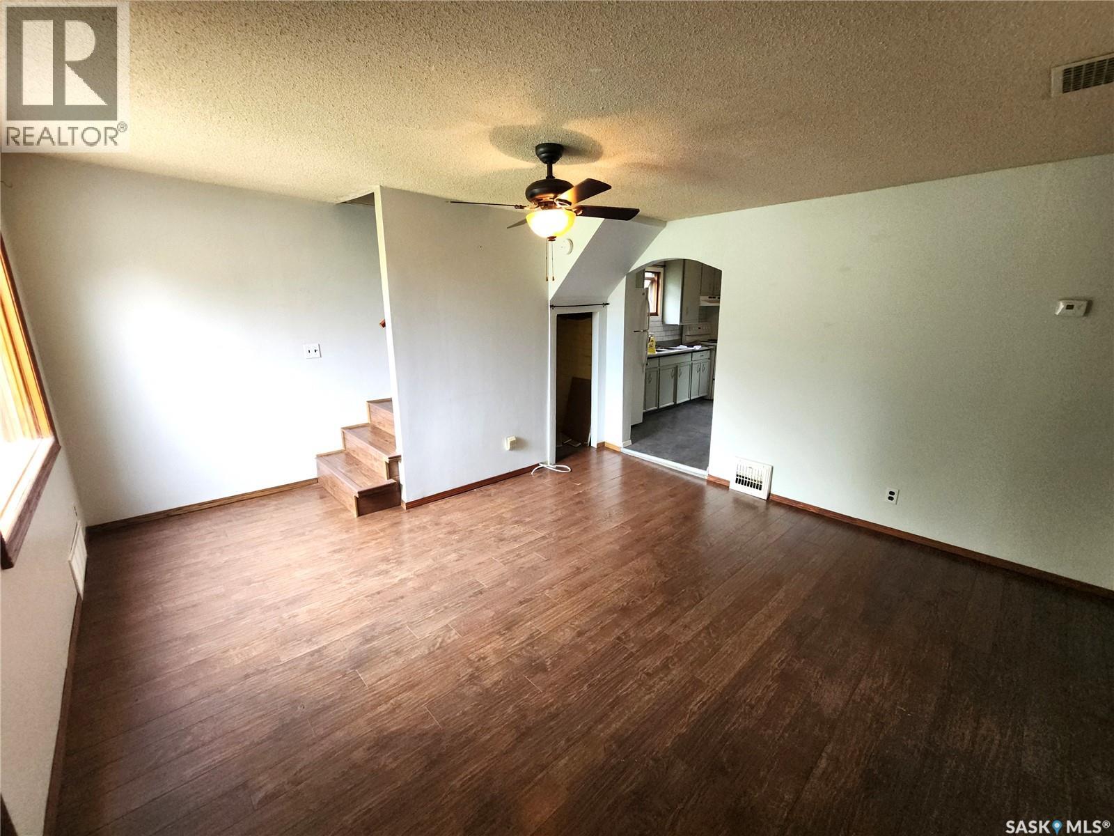 Photo 29 of 634 2nd Street, Estevan SK