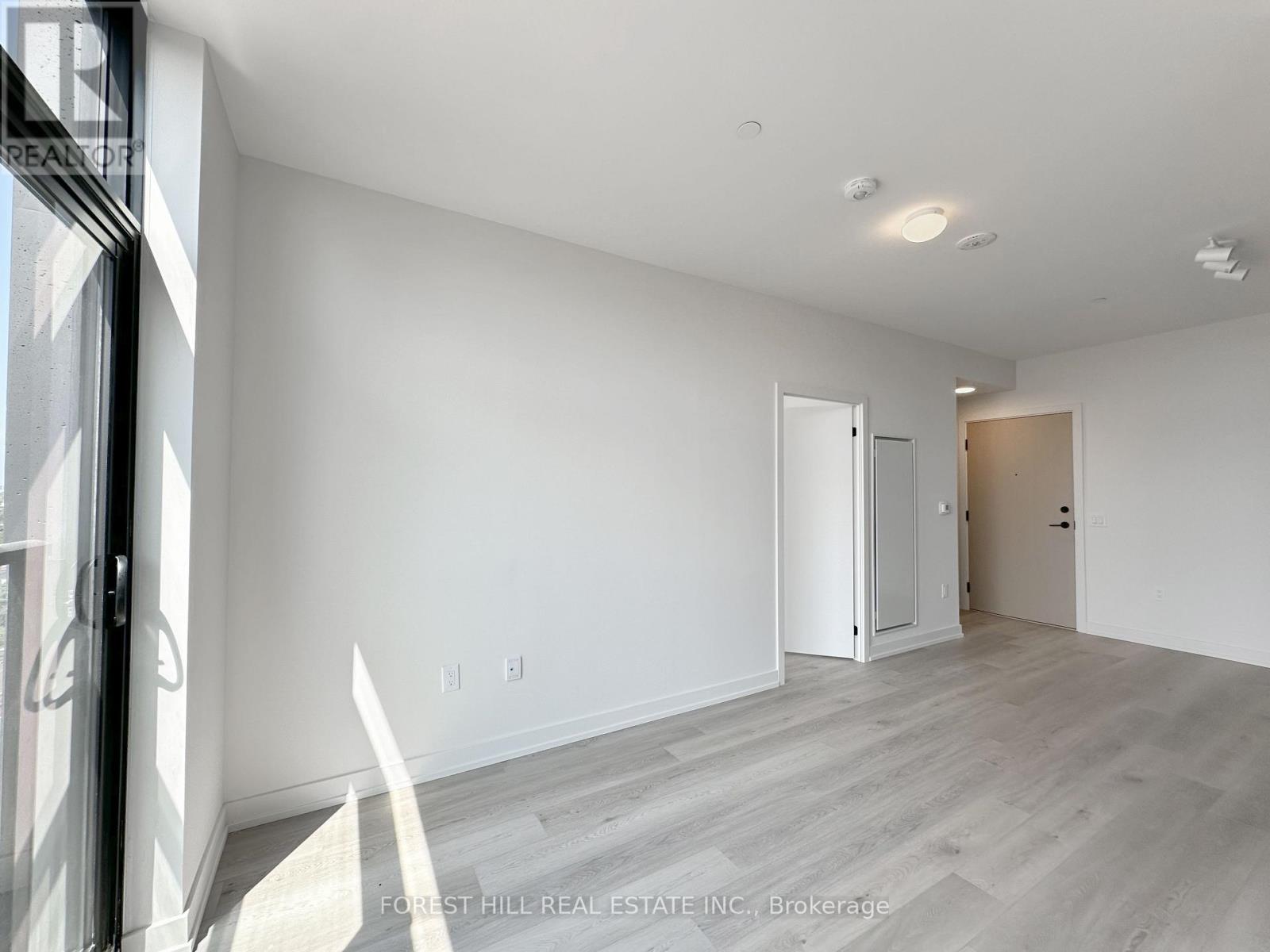 Photo 5 of 1509 181 Sterling Road, Toronto ON