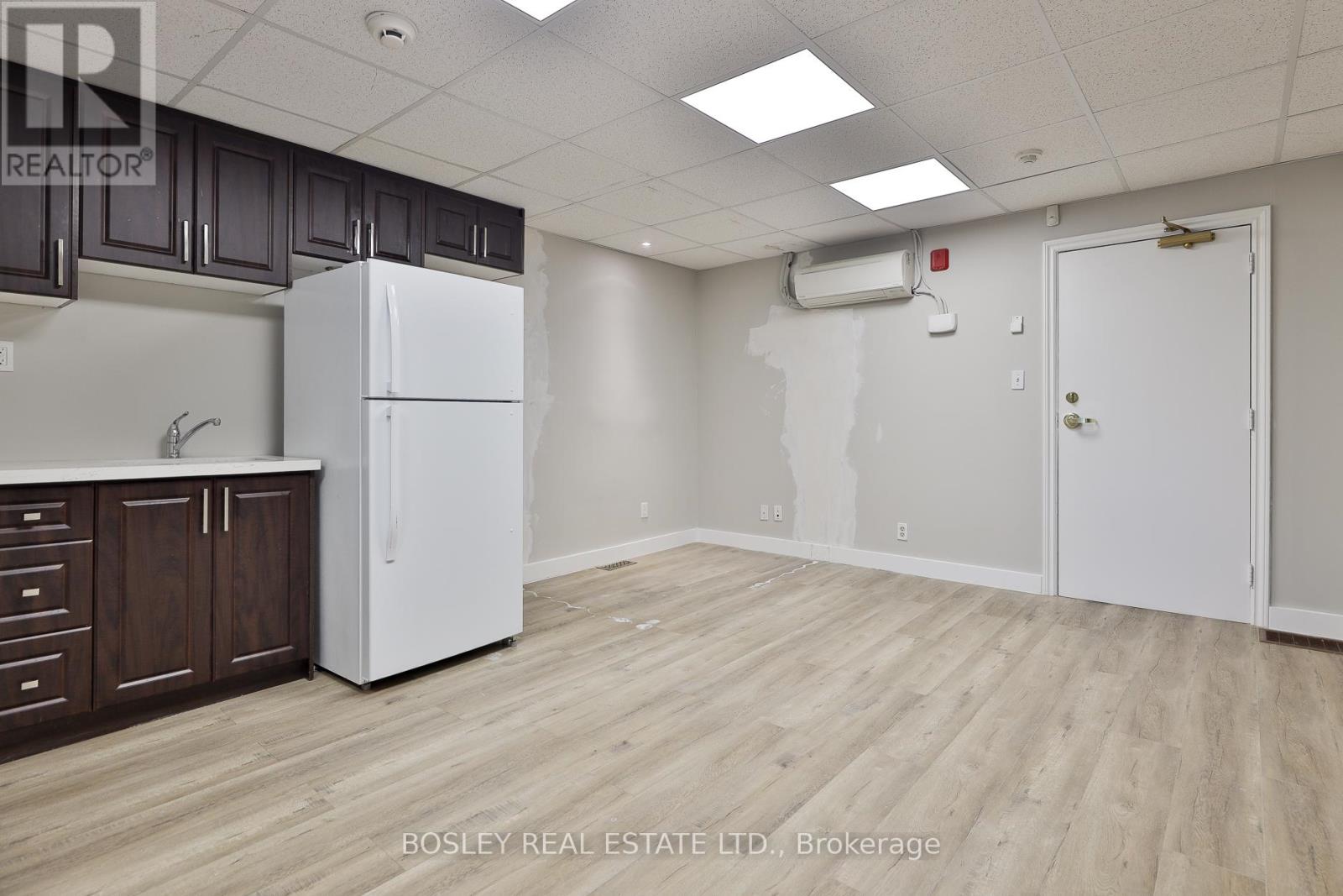 Photo 14 of 202 203 60 King Road, Richmond Hill ON