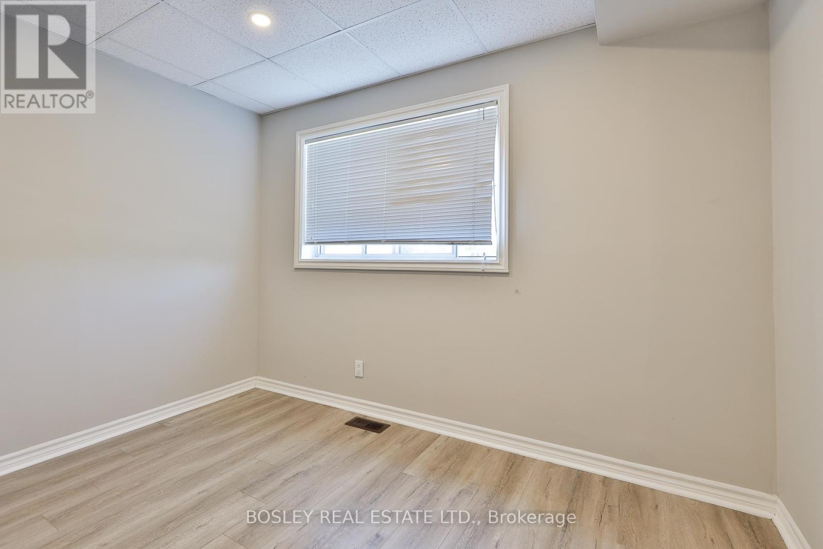 Photo 15 of 202 203 60 King Road, Richmond Hill ON