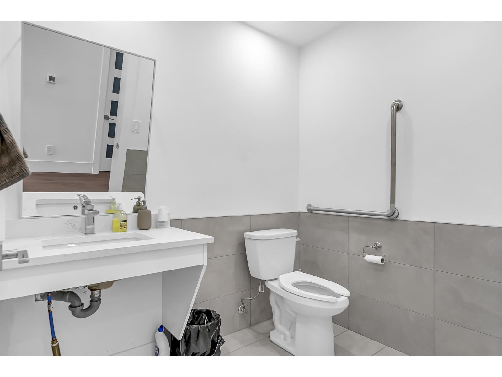 Photo 14 of 102 6678 152 Street, Surrey BC