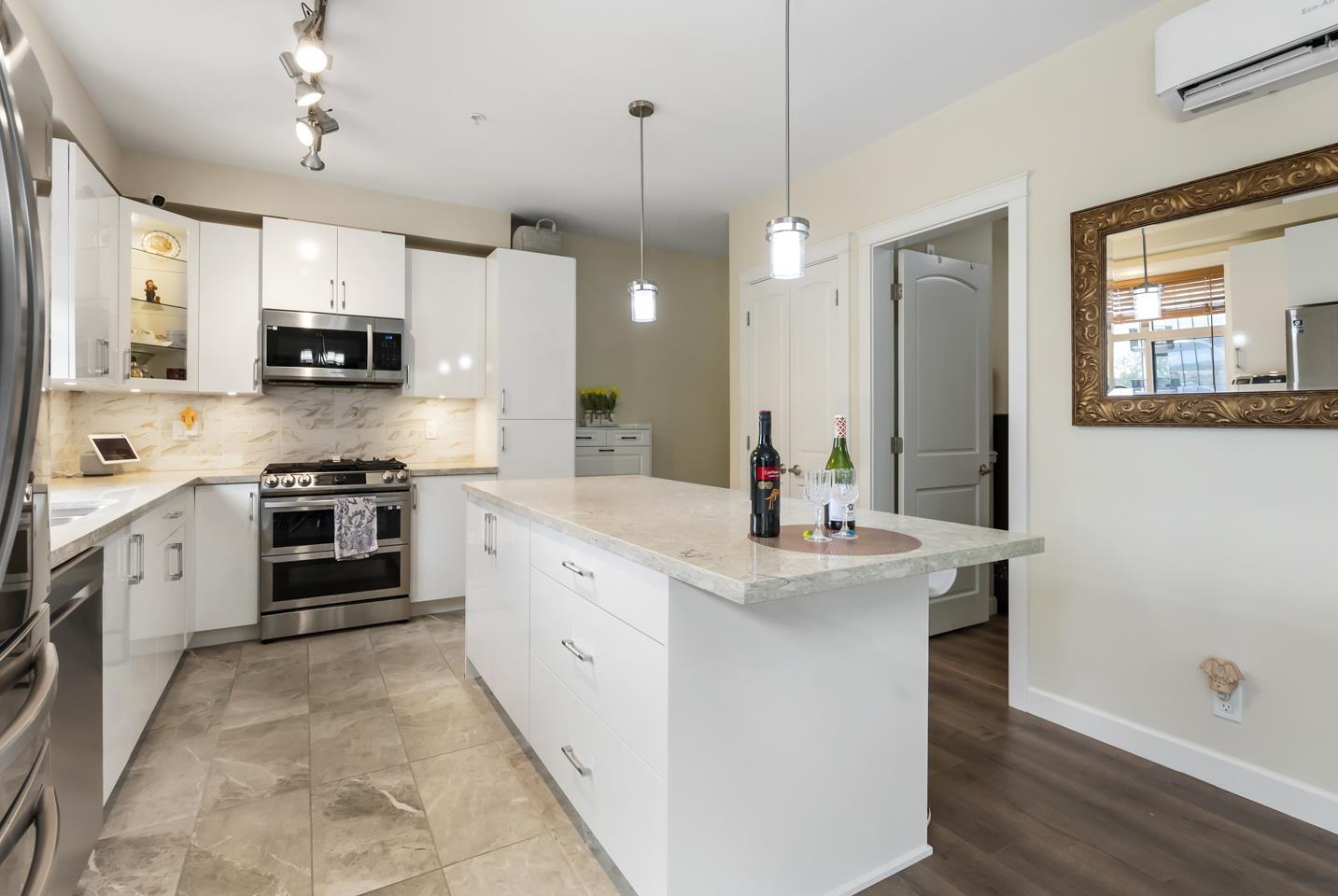 Photo 11 of 212 20376 86 Avenue, Langley BC