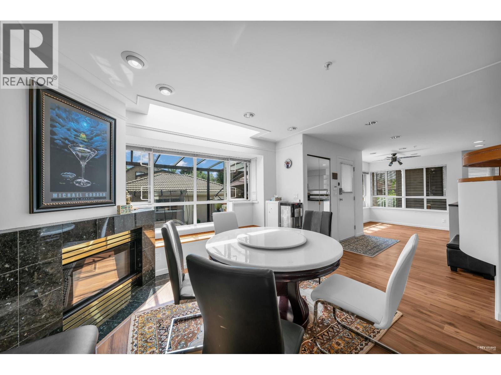 Photo 4 of 2848 W 20th Avenue, Vancouver BC