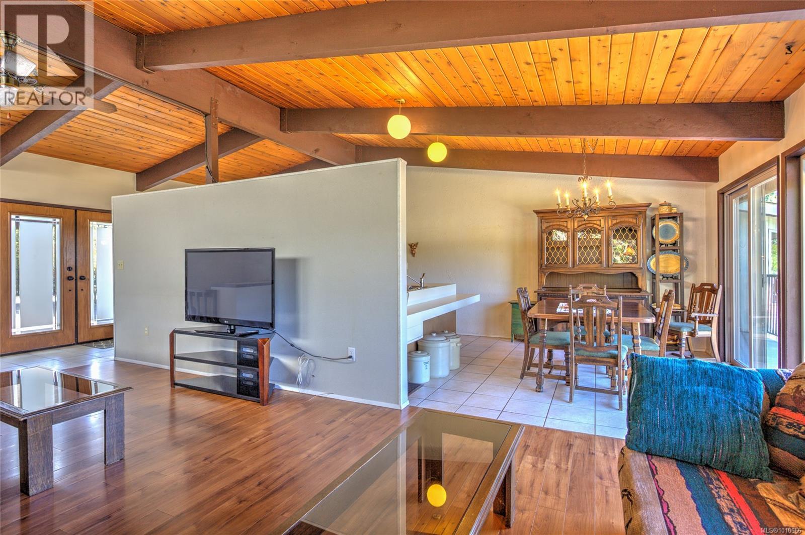 Photo 51 of 56 Prospect Ave, Lake Cowichan BC