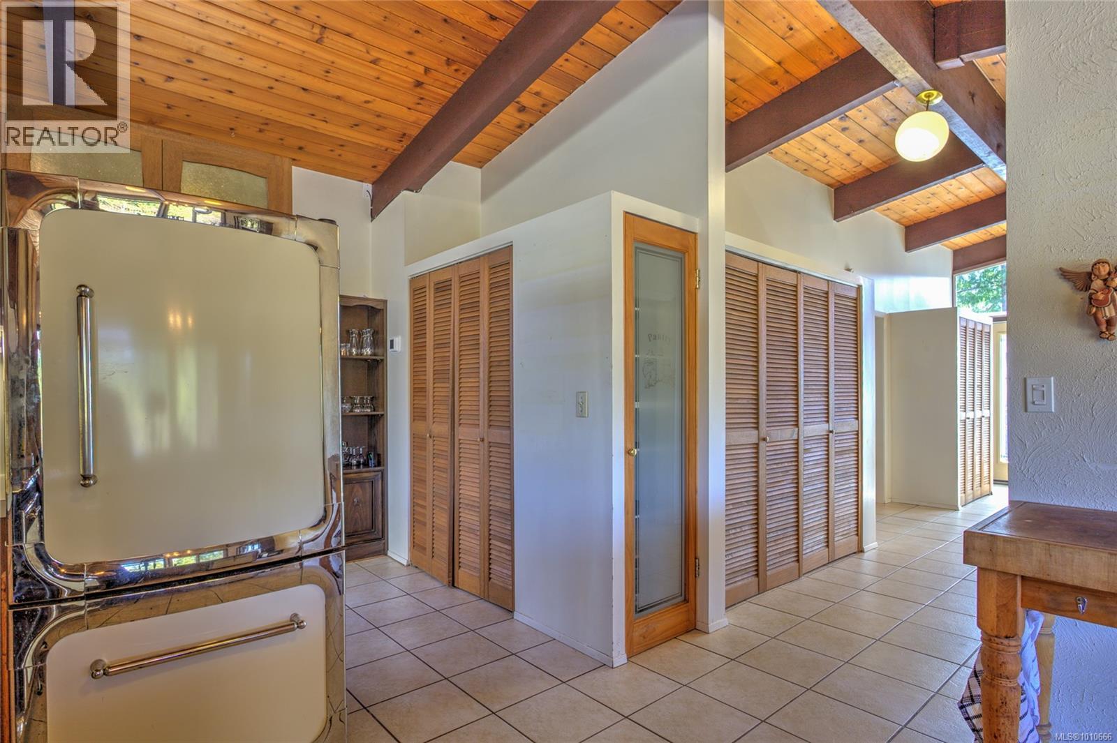 Photo 22 of 56 Prospect Ave, Lake Cowichan BC