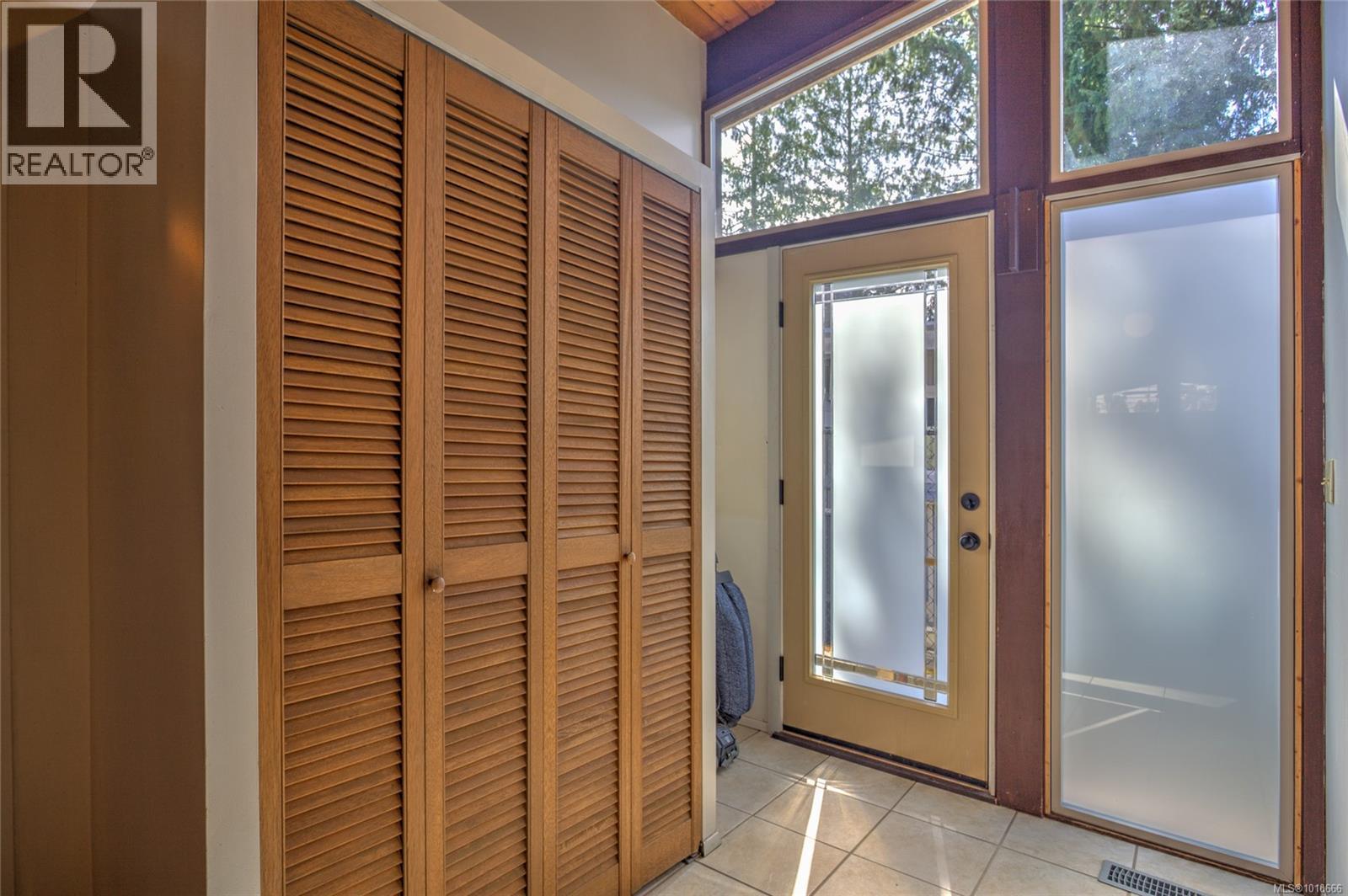 Photo 21 of 56 Prospect Ave, Lake Cowichan BC