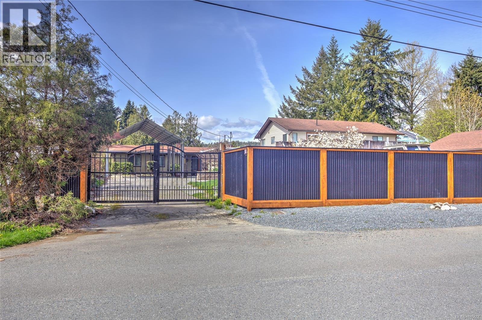 Photo 27 of 56 Prospect Ave, Lake Cowichan BC