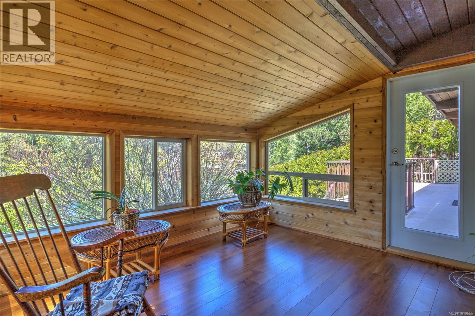 Photo 55 of 56 Prospect Ave, Lake Cowichan BC