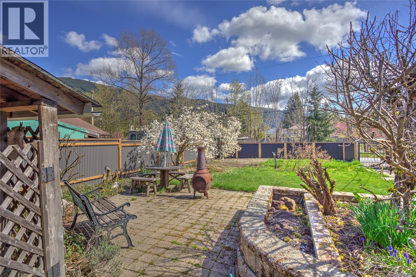 Photo 61 of 56 Prospect Ave, Lake Cowichan BC