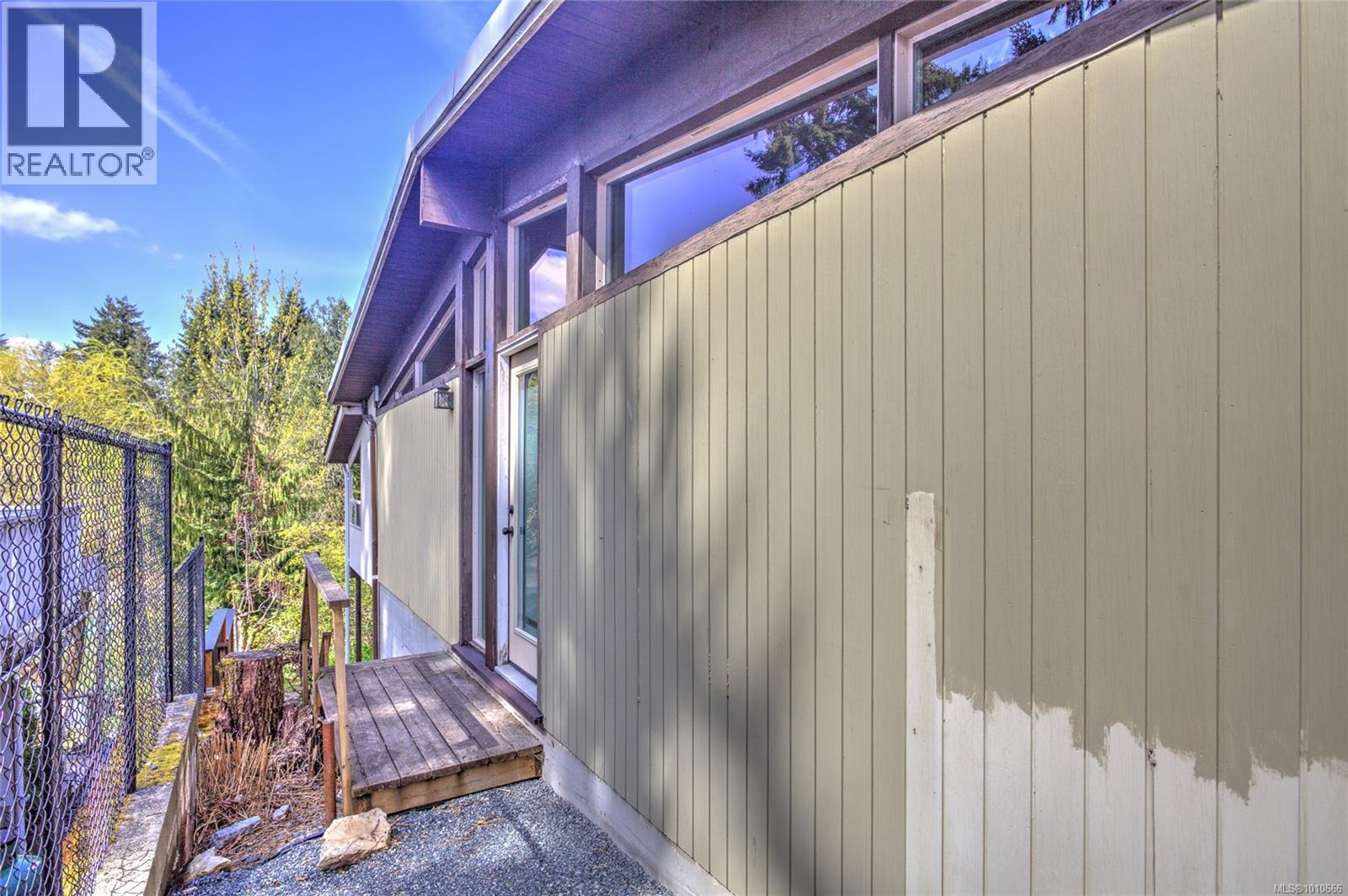 Photo 9 of 56 Prospect Ave, Lake Cowichan BC