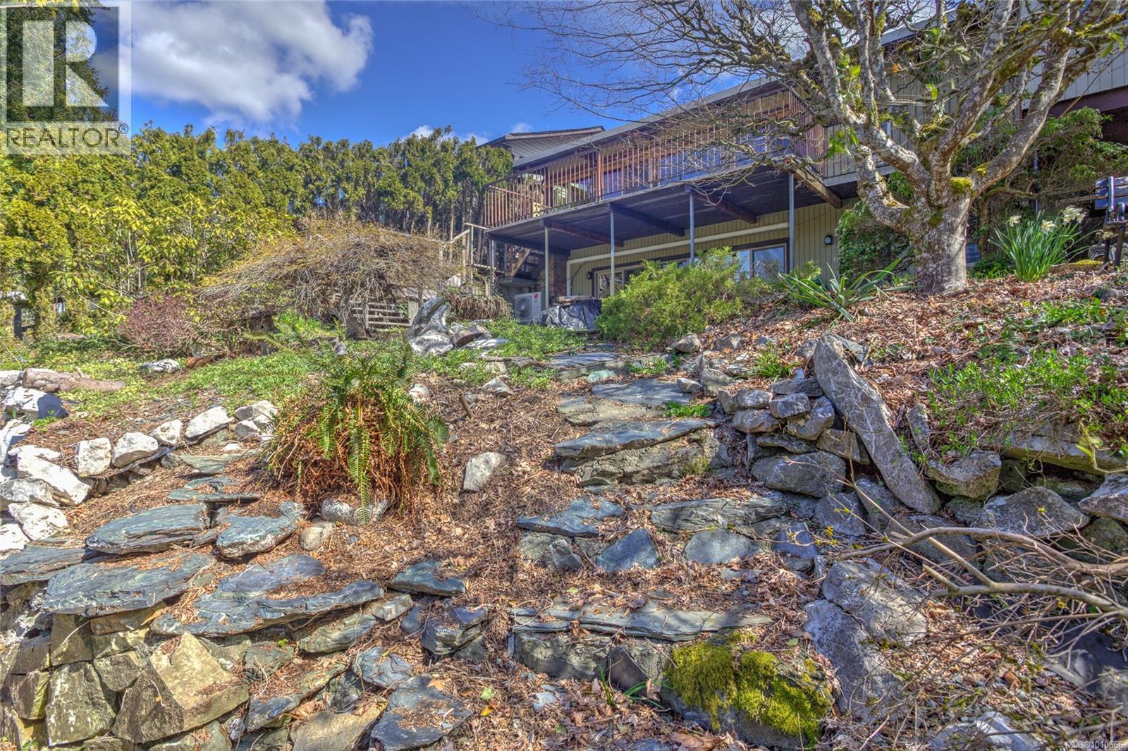 Photo 58 of 56 Prospect Ave, Lake Cowichan BC