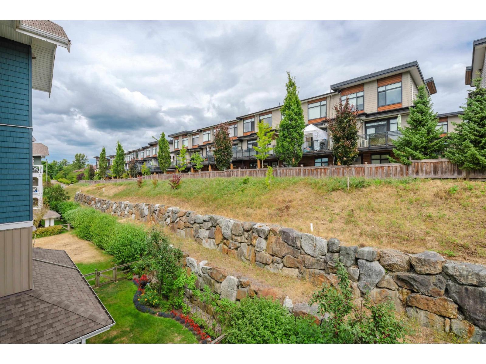 Photo 22 of 305 16396 64 Avenue, Surrey BC