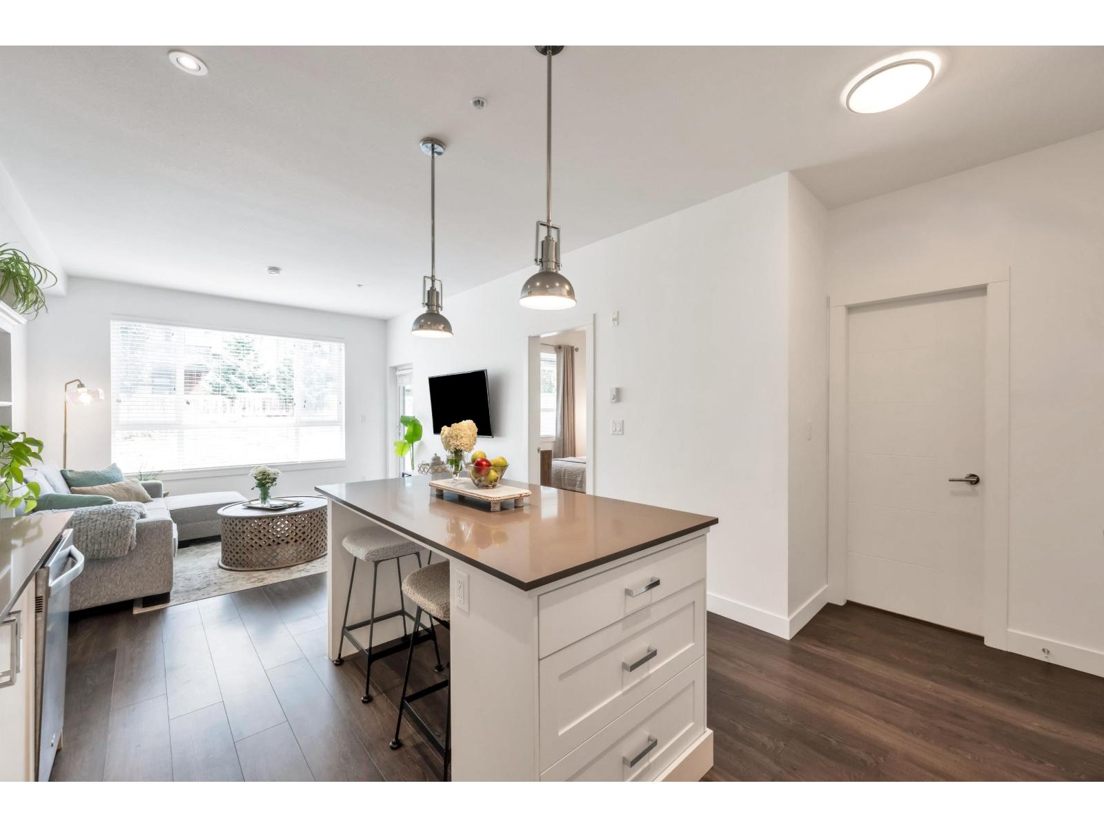 Photo 16 of 305 16396 64 Avenue, Surrey BC