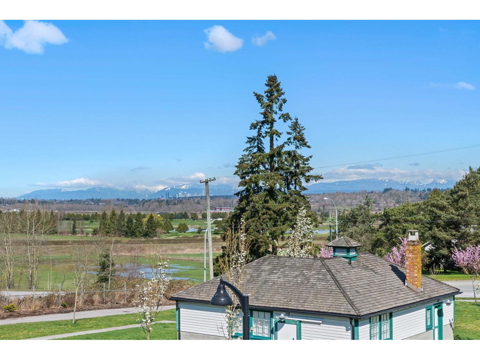 Photo 34 of 305 16396 64 Avenue, Surrey BC
