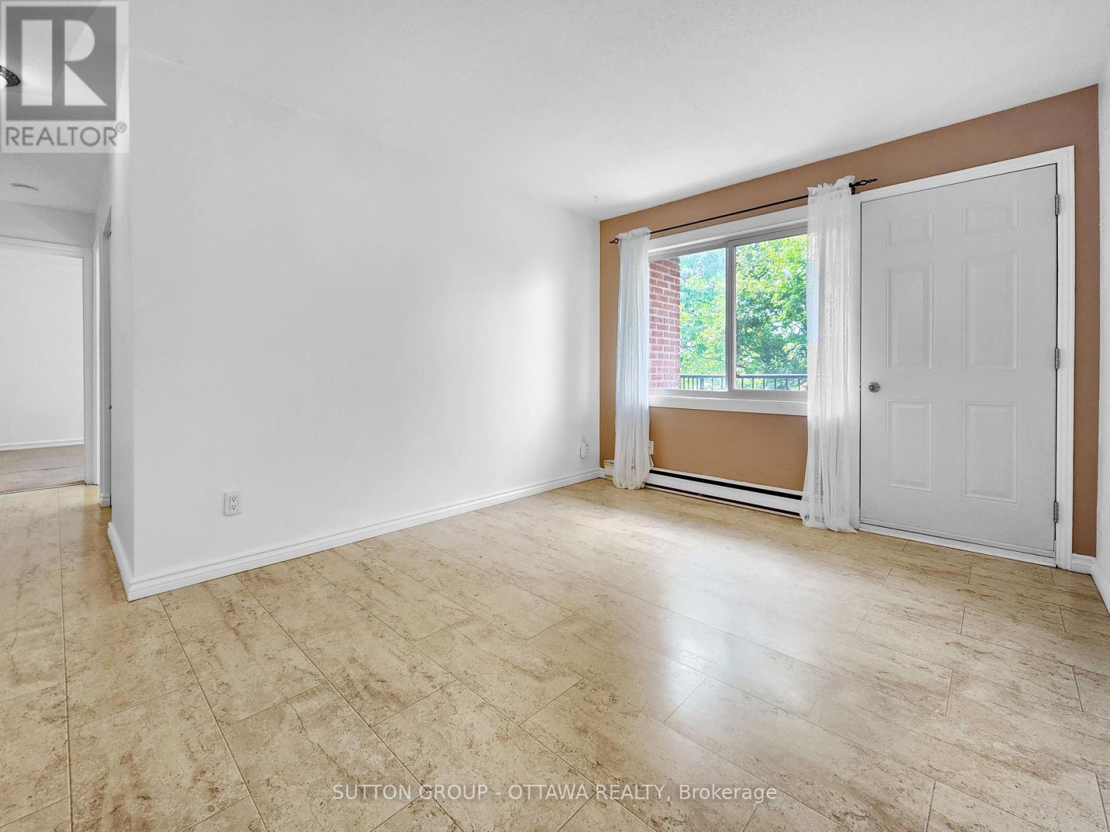 Photo 10 of 202 A 2044 Arrowsmith Drive, Ottawa ON