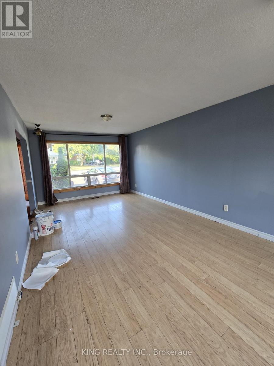Photo 6 of 11 Durham Crescent, Brampton ON