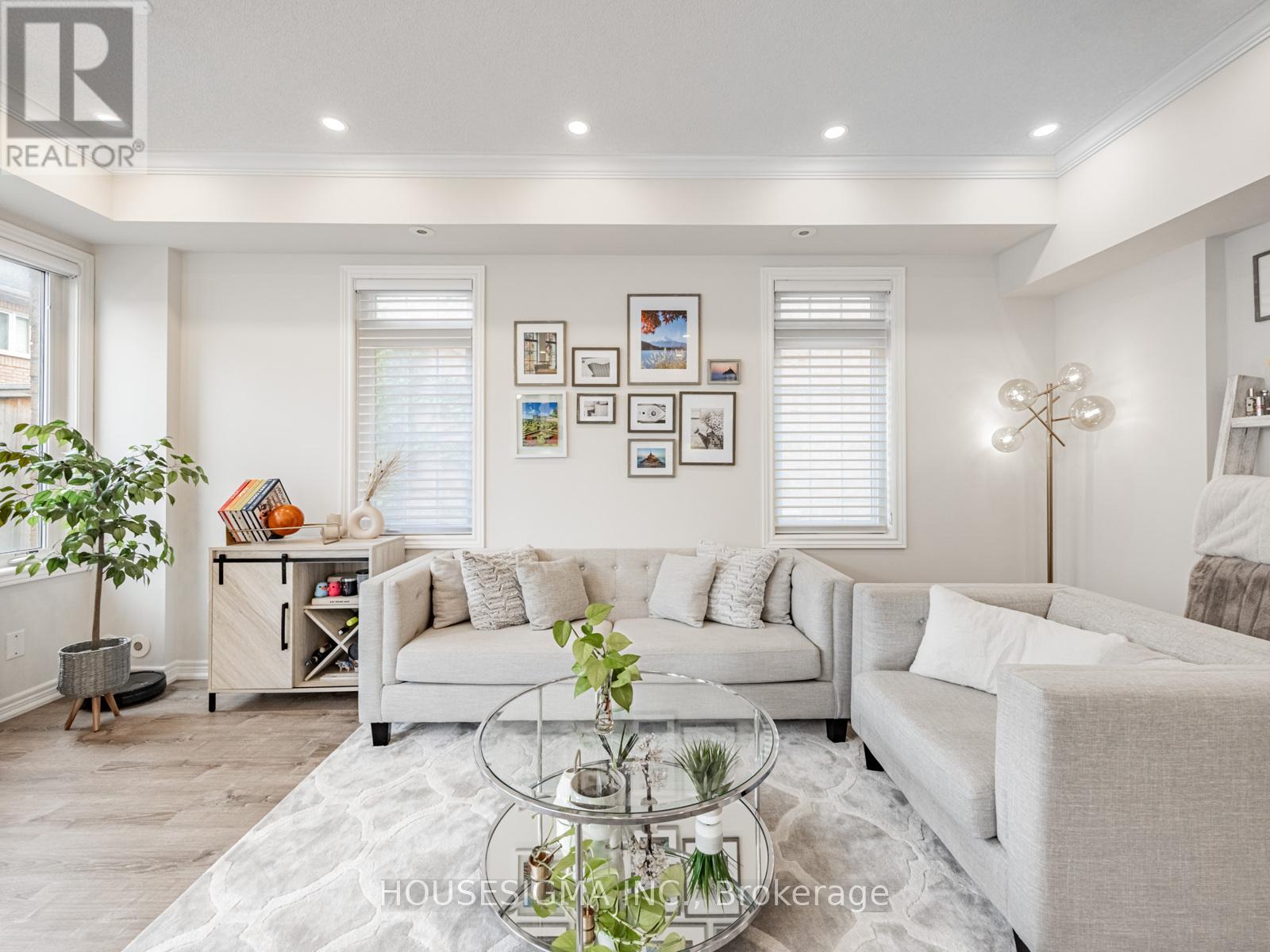 Photo 8 of 206 60 Rosewood Avenue, Mississauga ON
