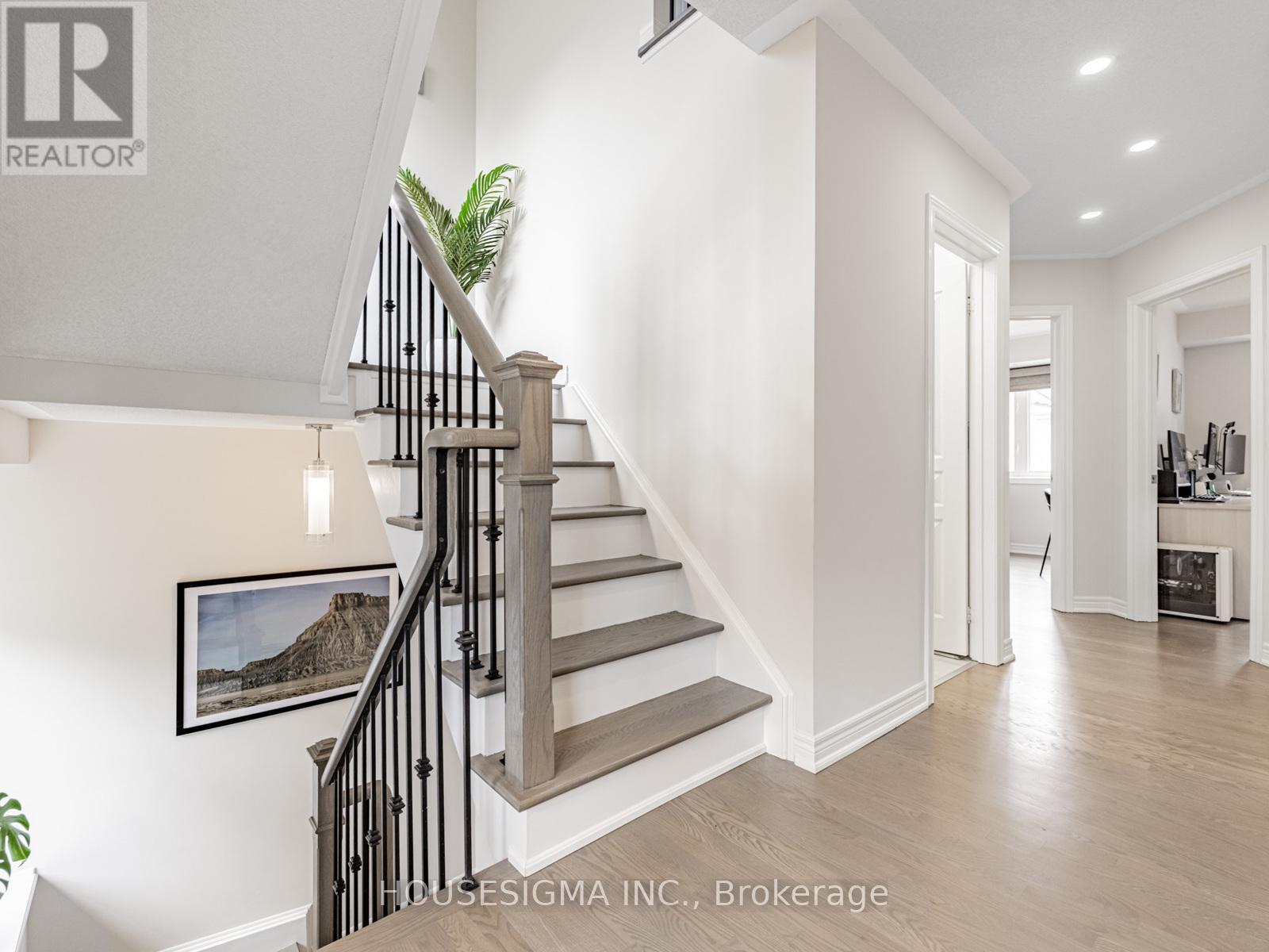 Photo 6 of 206 60 Rosewood Avenue, Mississauga ON