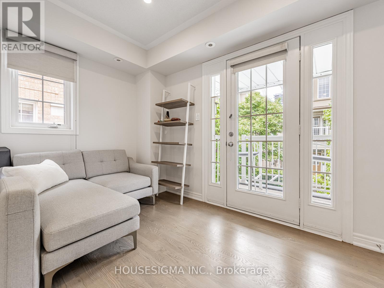 Photo 32 of 206 60 Rosewood Avenue, Mississauga ON
