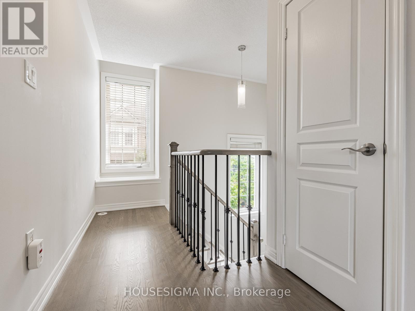Photo 2 of 206 60 Rosewood Avenue, Mississauga ON