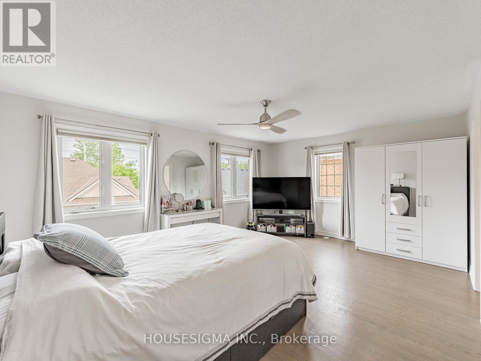 Photo 34 of 206 60 Rosewood Avenue, Mississauga ON