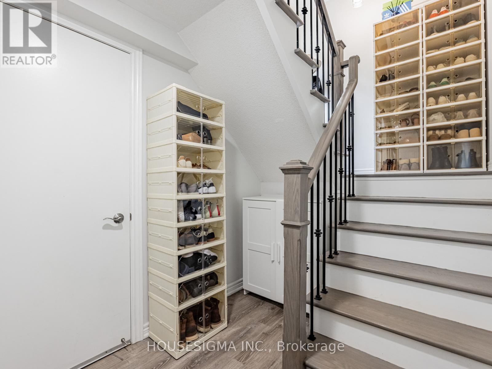 Photo 11 of 206 60 Rosewood Avenue, Mississauga ON