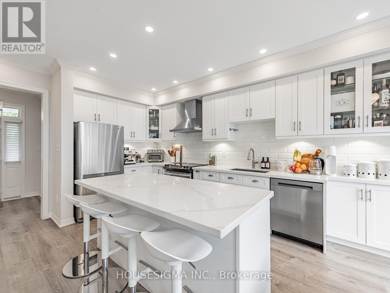 Photo 16 of 206 60 Rosewood Avenue, Mississauga ON