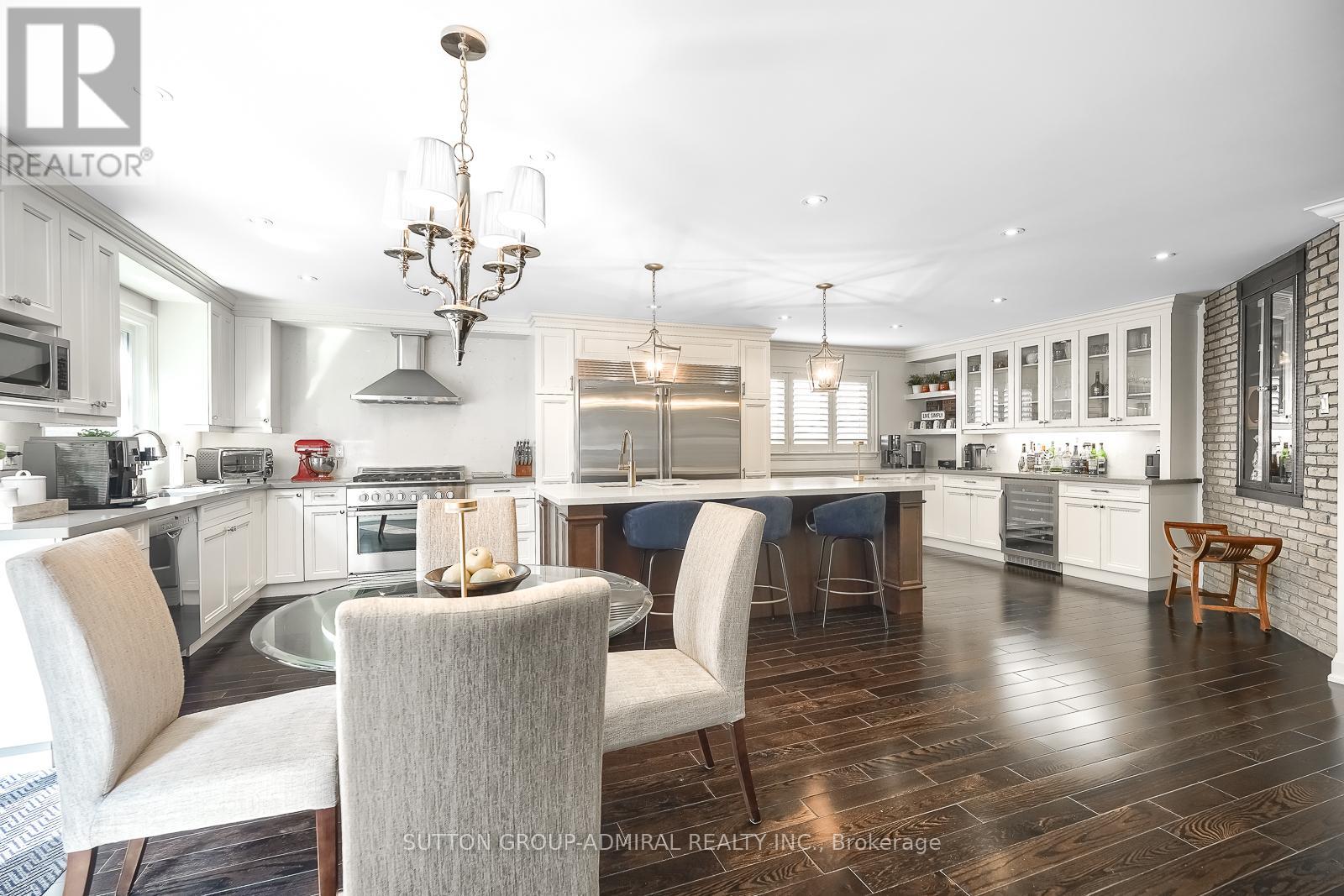 Photo 11 of 2360 Marisa Court, Mississauga ON