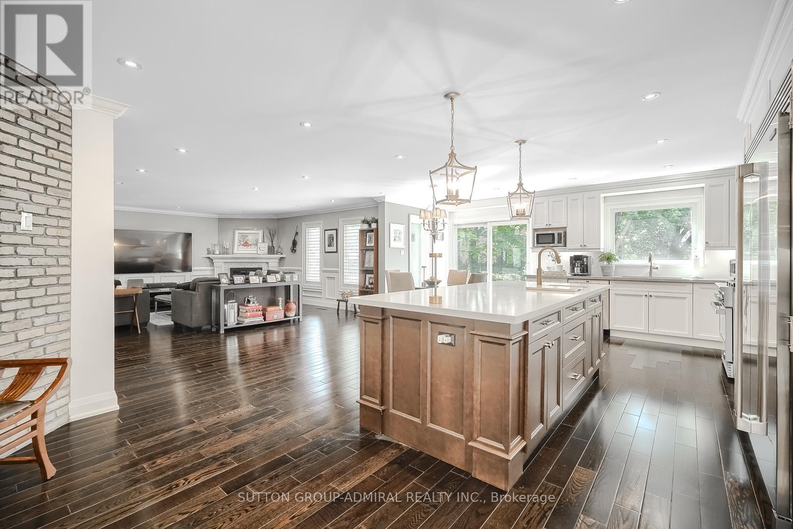 Photo 43 of 2360 Marisa Court, Mississauga ON
