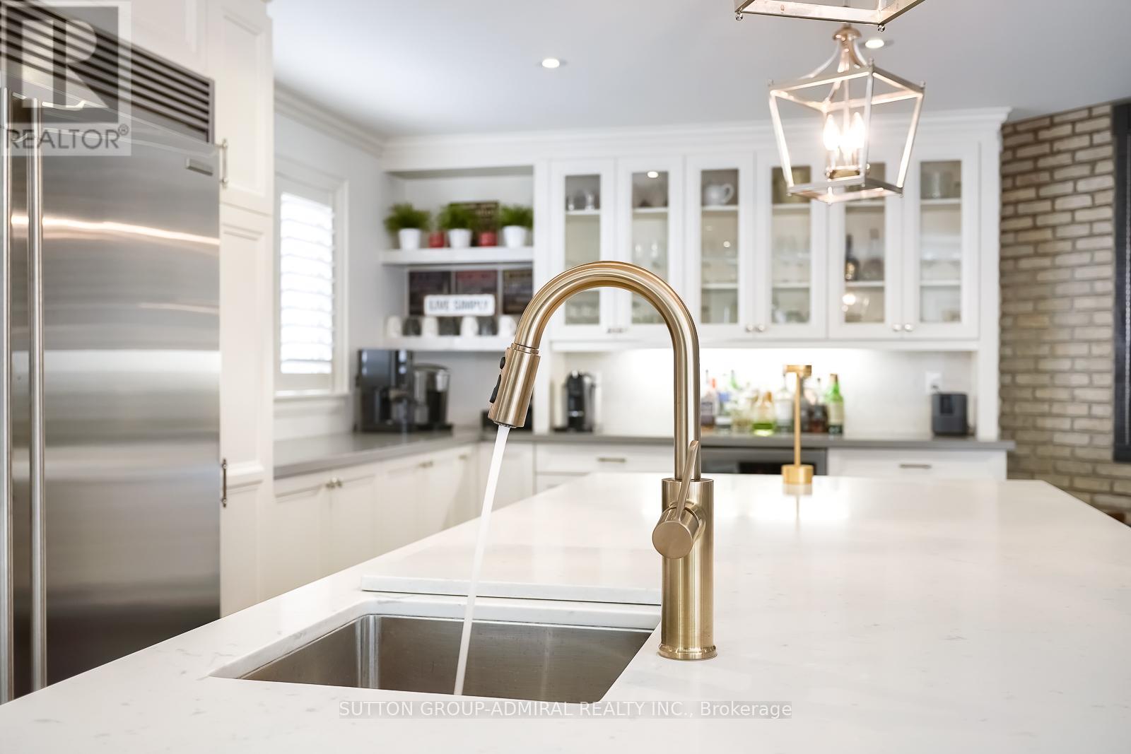 Photo 25 of 2360 Marisa Court, Mississauga ON