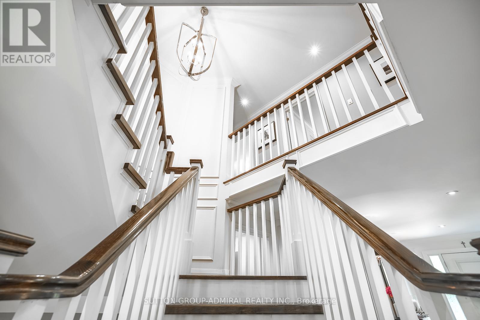 Photo 24 of 2360 Marisa Court, Mississauga ON