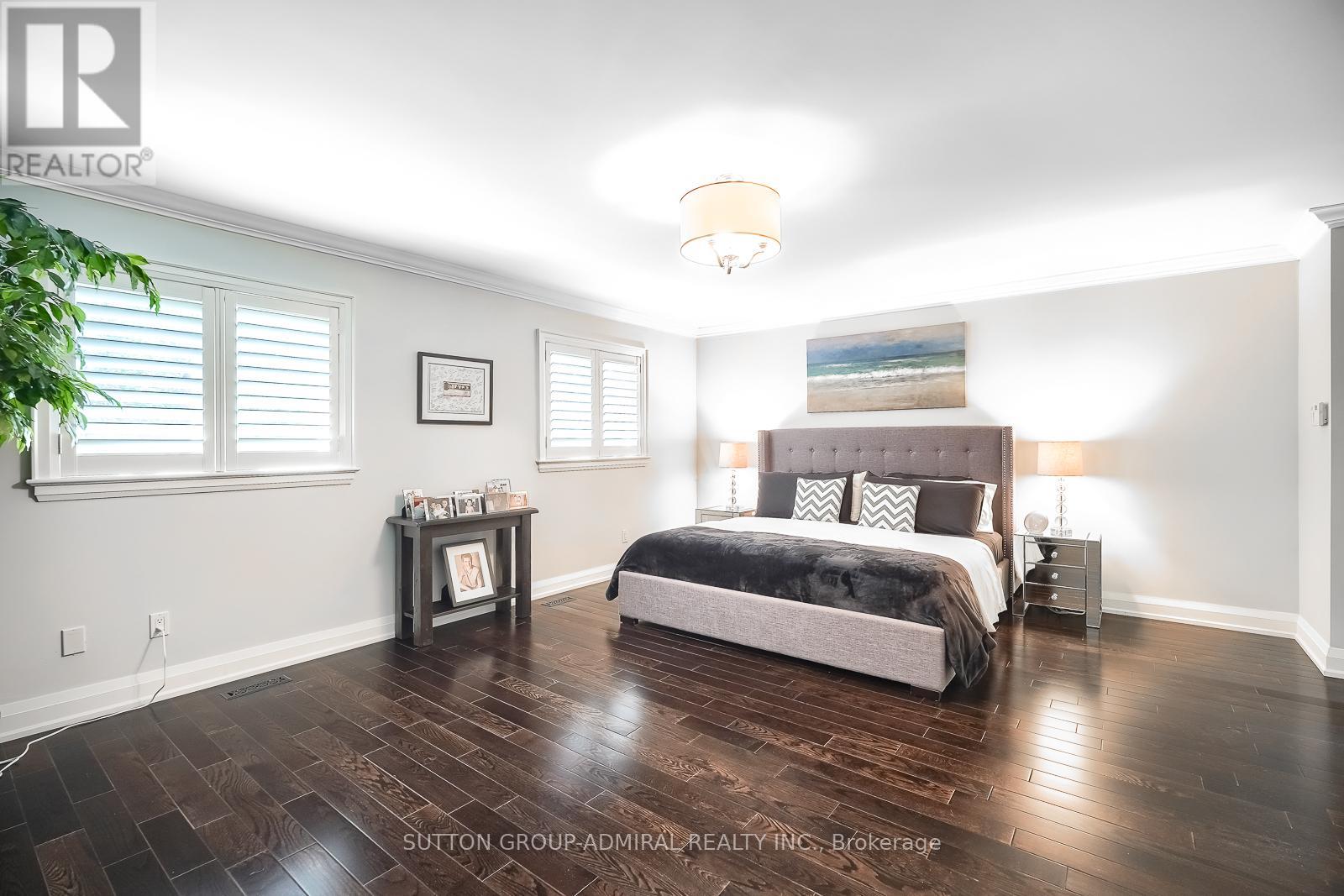 Photo 13 of 2360 Marisa Court, Mississauga ON