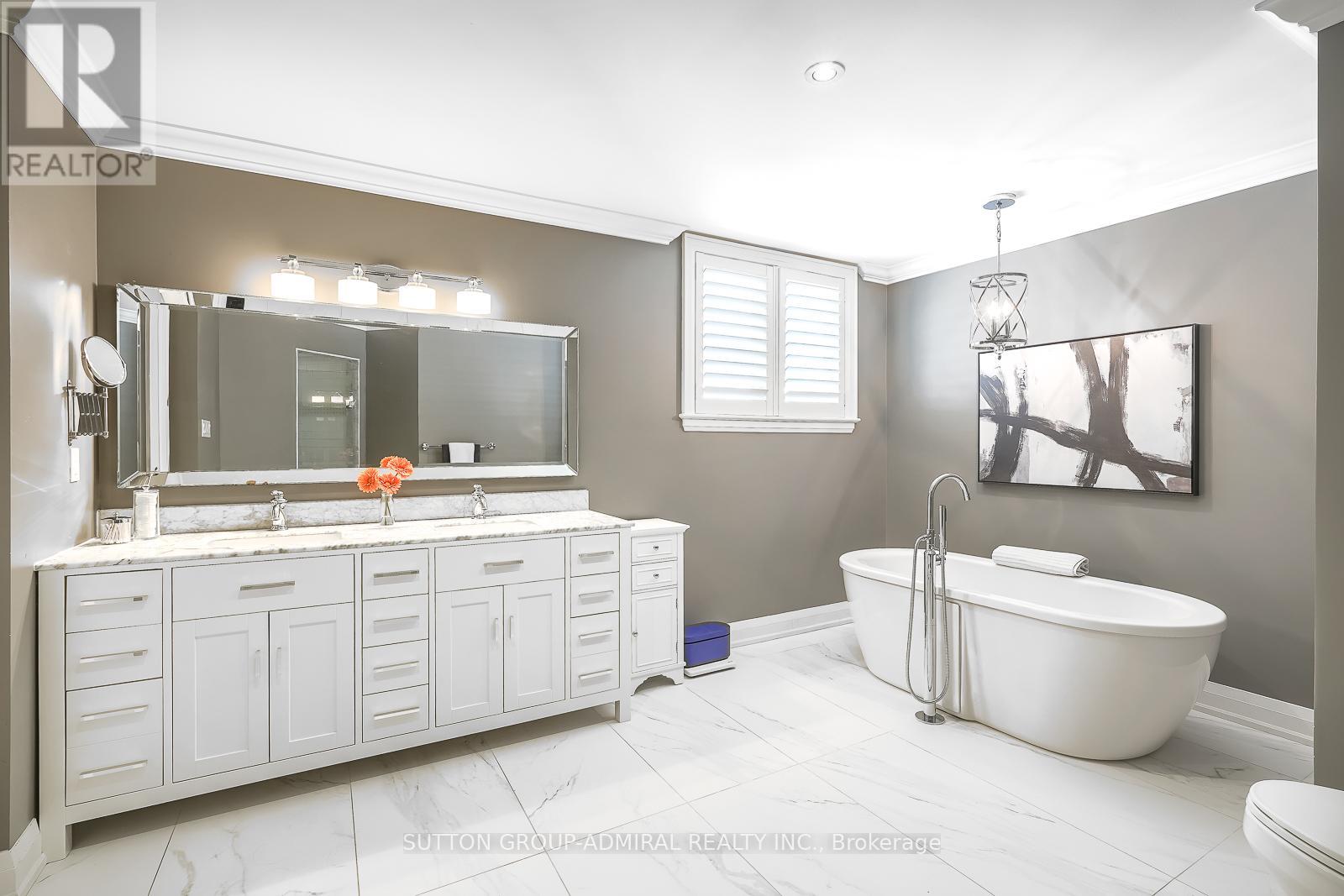 Photo 18 of 2360 Marisa Court, Mississauga ON