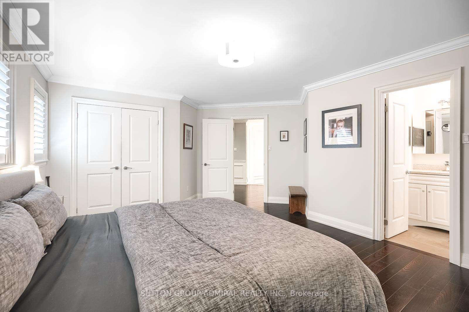 Photo 9 of 2360 Marisa Court, Mississauga ON