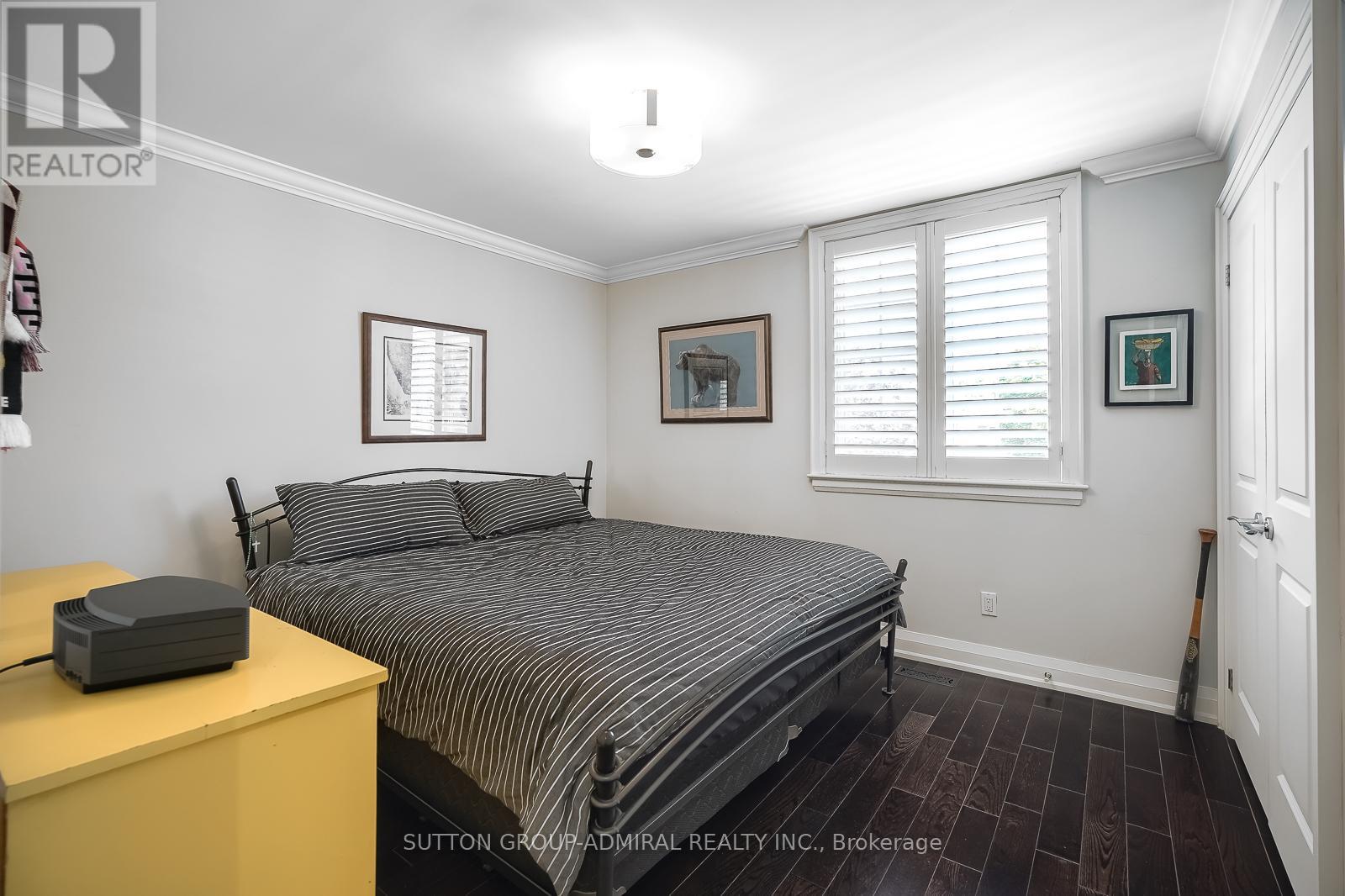 Photo 10 of 2360 Marisa Court, Mississauga ON