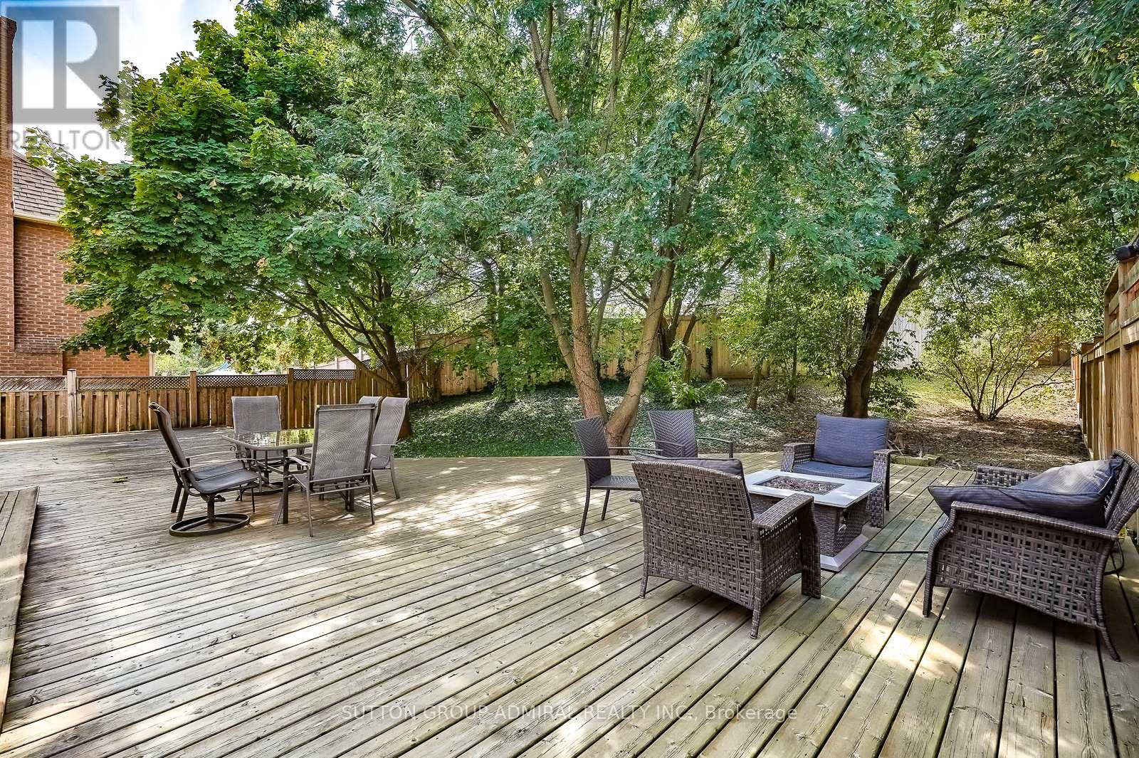 Photo 2 of 2360 Marisa Court, Mississauga ON