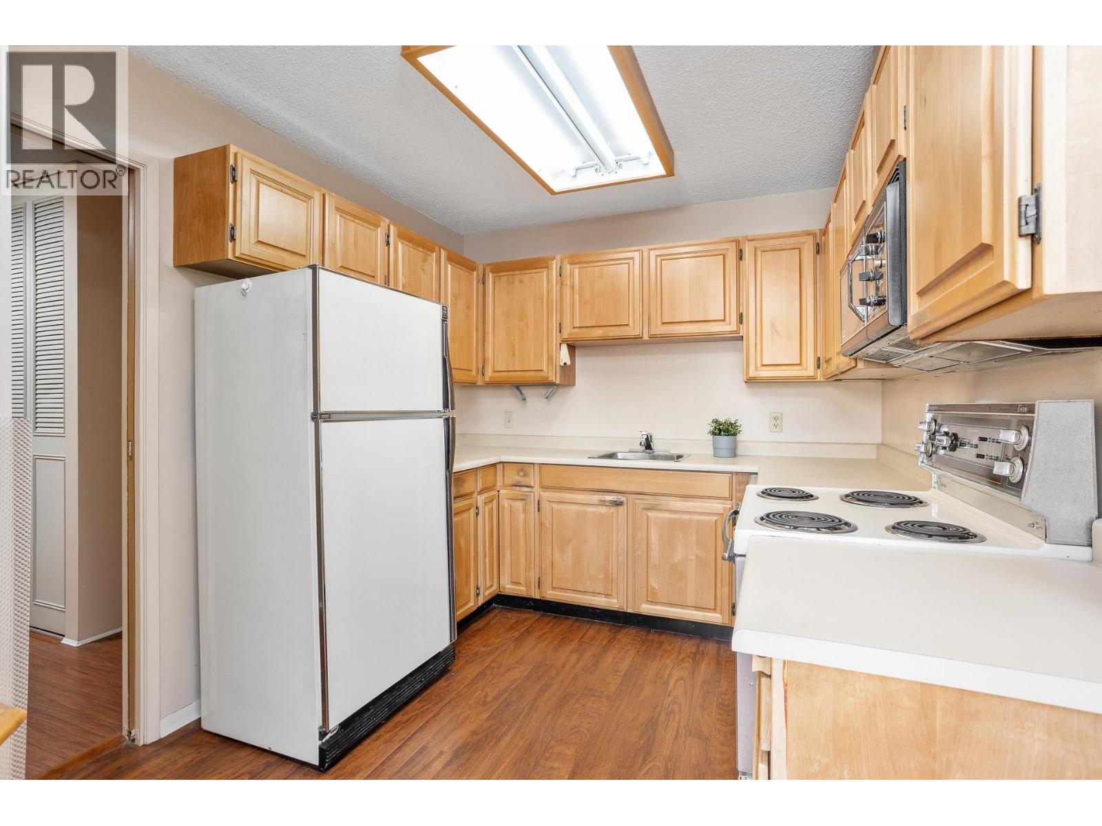 Photo 24 of 902 550 Eighth Street, New Westminster BC