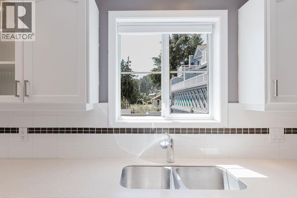 6 291 PERIWINKLE LANE, Gibsons