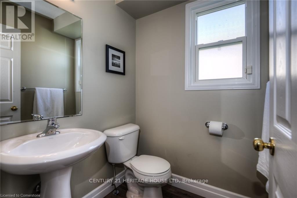 Photo 16 of 256 Sienna Crescent, Kitchener ON
