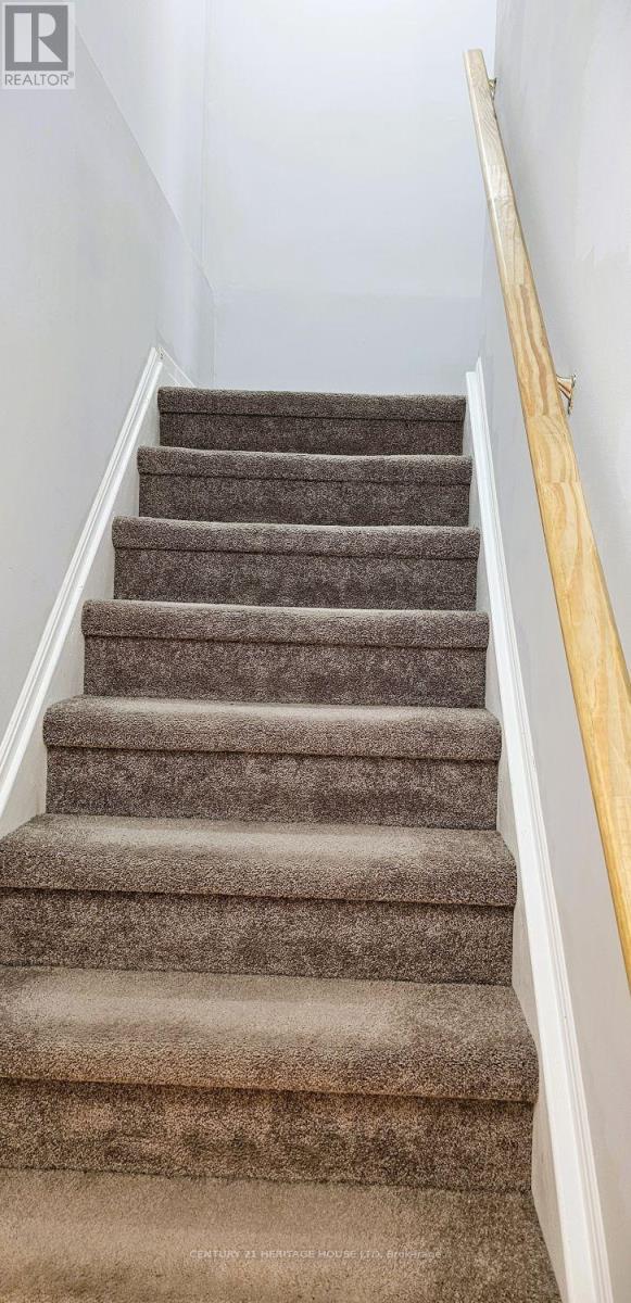 Photo 27 of 256 Sienna Crescent, Kitchener ON