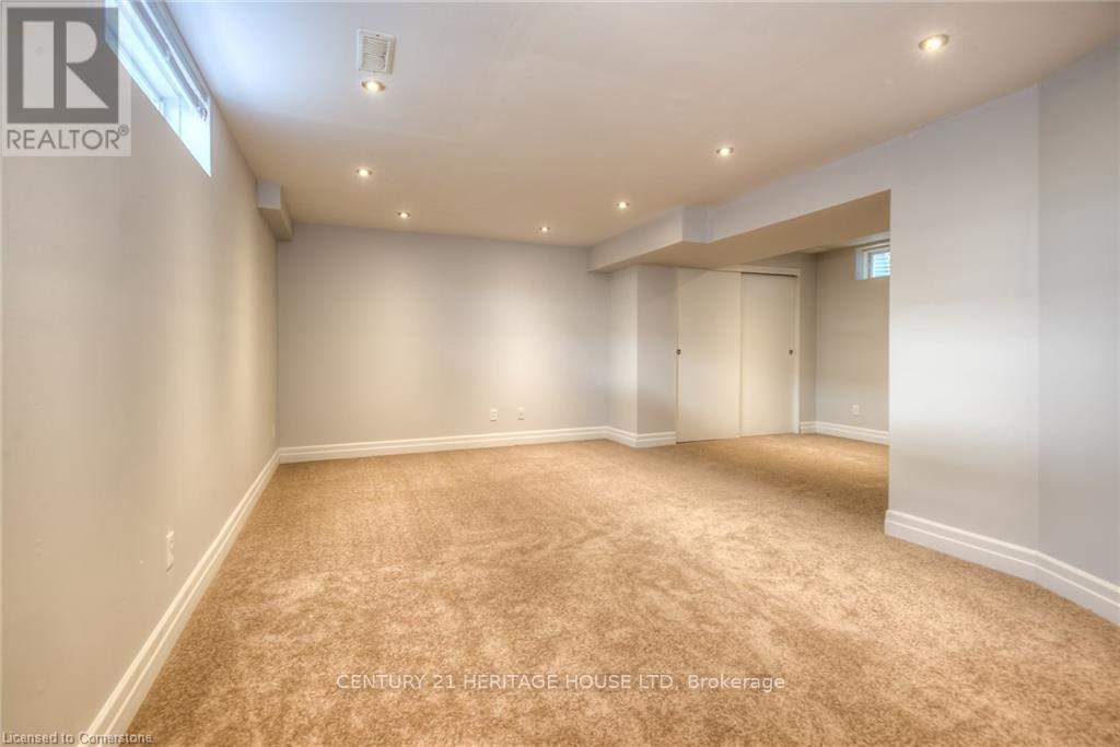 Photo 20 of 256 Sienna Crescent, Kitchener ON