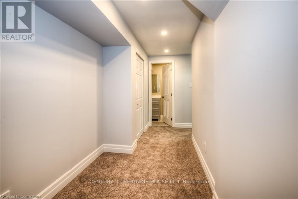 Photo 12 of 256 Sienna Crescent, Kitchener ON