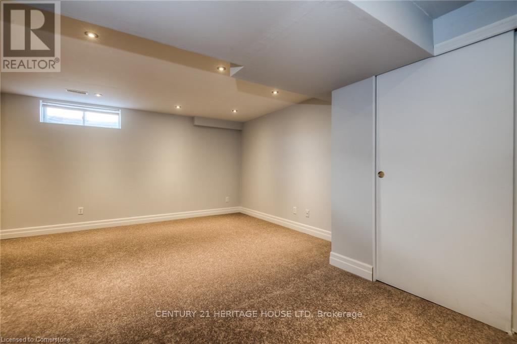 Photo 19 of 256 Sienna Crescent, Kitchener ON