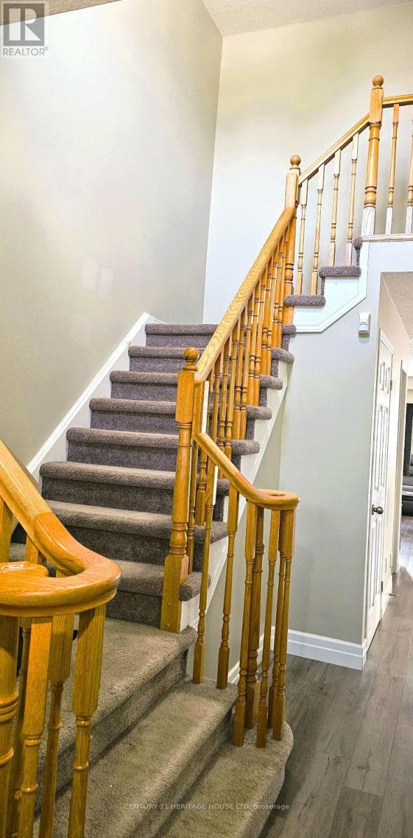 Photo 15 of 256 Sienna Crescent, Kitchener ON