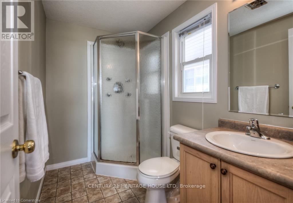 Photo 6 of 256 Sienna Crescent, Kitchener ON