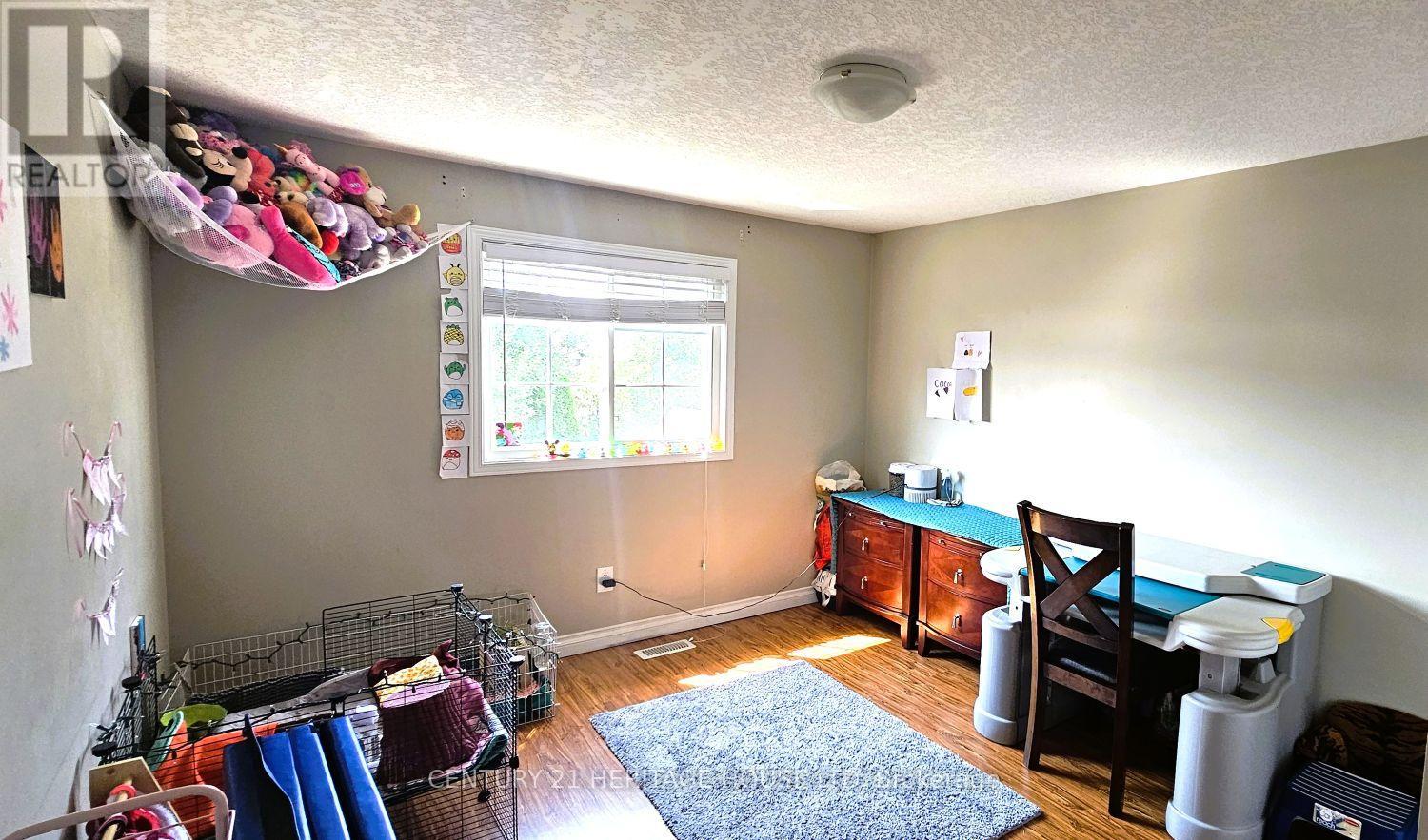 Photo 34 of 256 Sienna Crescent, Kitchener ON